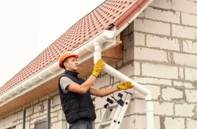 Pose et remplacement de gouttières à Héming